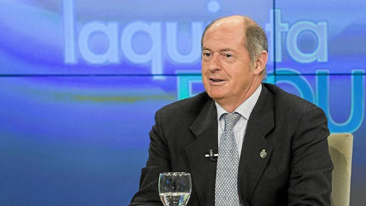 Luis Minguela durante el programa de La 8 Valladolid 'La Quinta Esquina'-J.M.Lostau