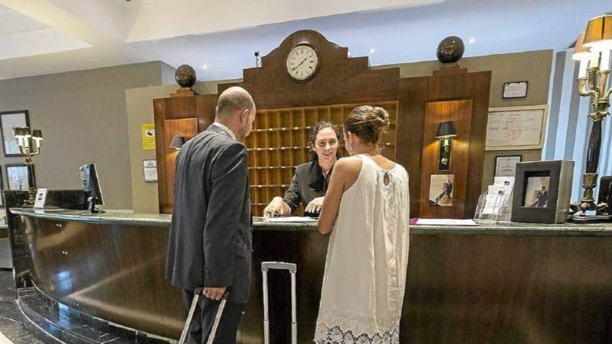 Unos clientes en un hotel de Valladolid