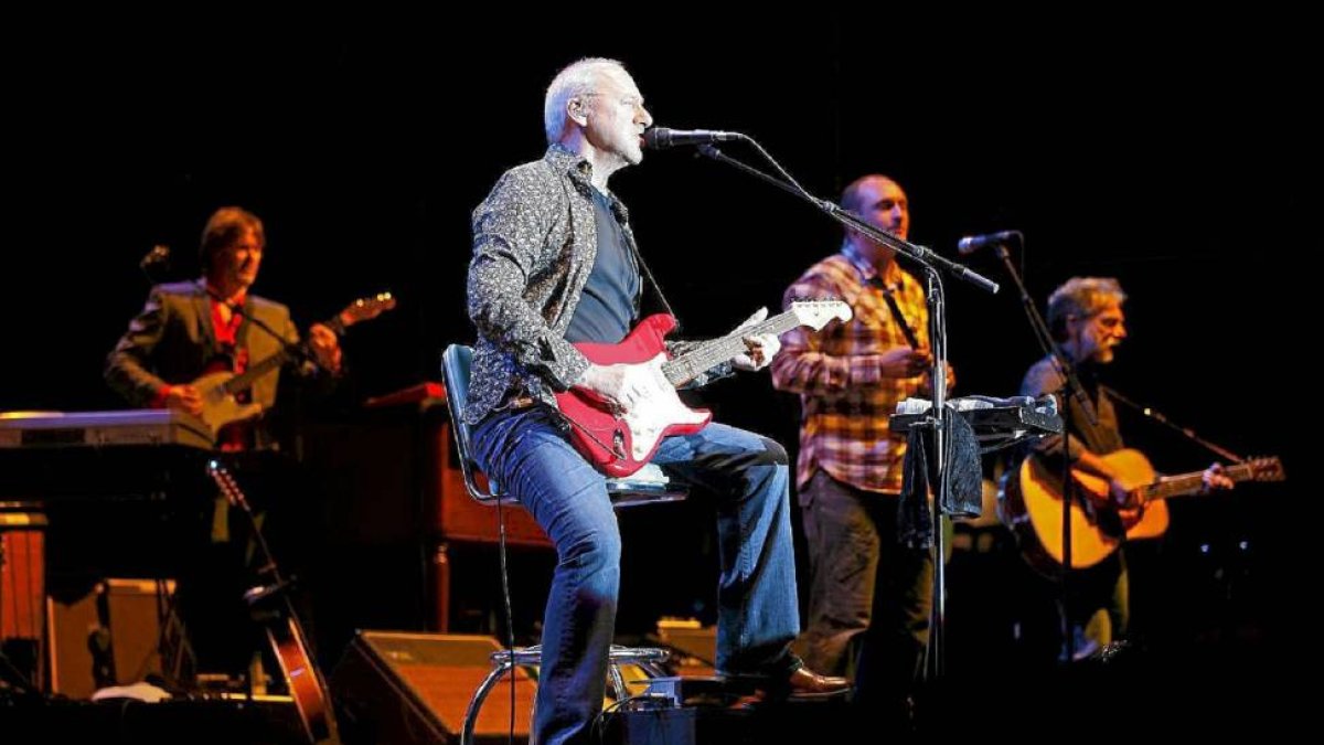 El que fuera líder de Dire Straits, Mark Knopfler, en su anterior actuación en Gredos en 2010.-Ricardo Muñoz