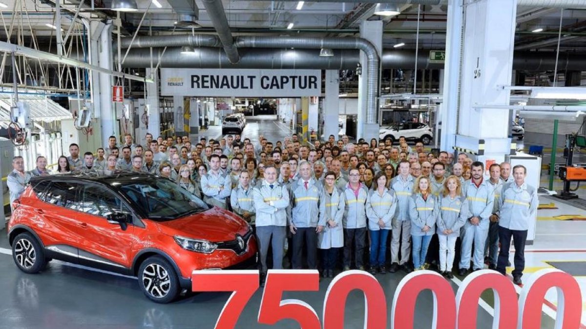 La factoría de Carrocería Montaje de Valladolid fabricó ayer el Renault CAPTUR nº 750.000 desde que arrancara su producción-ICAL