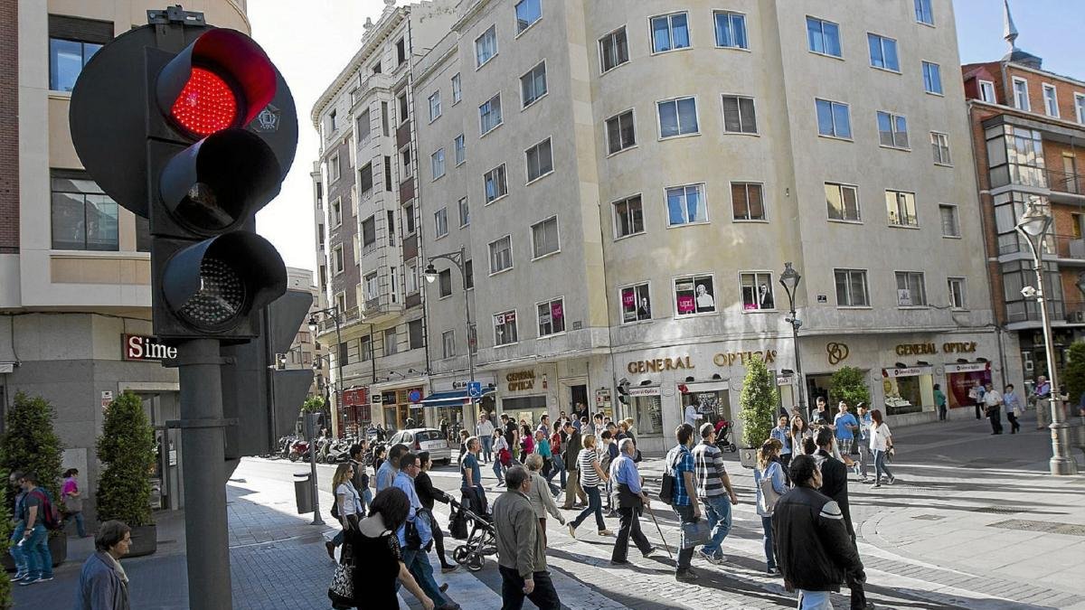 Cruce en la Calle Santiago.-E.M.