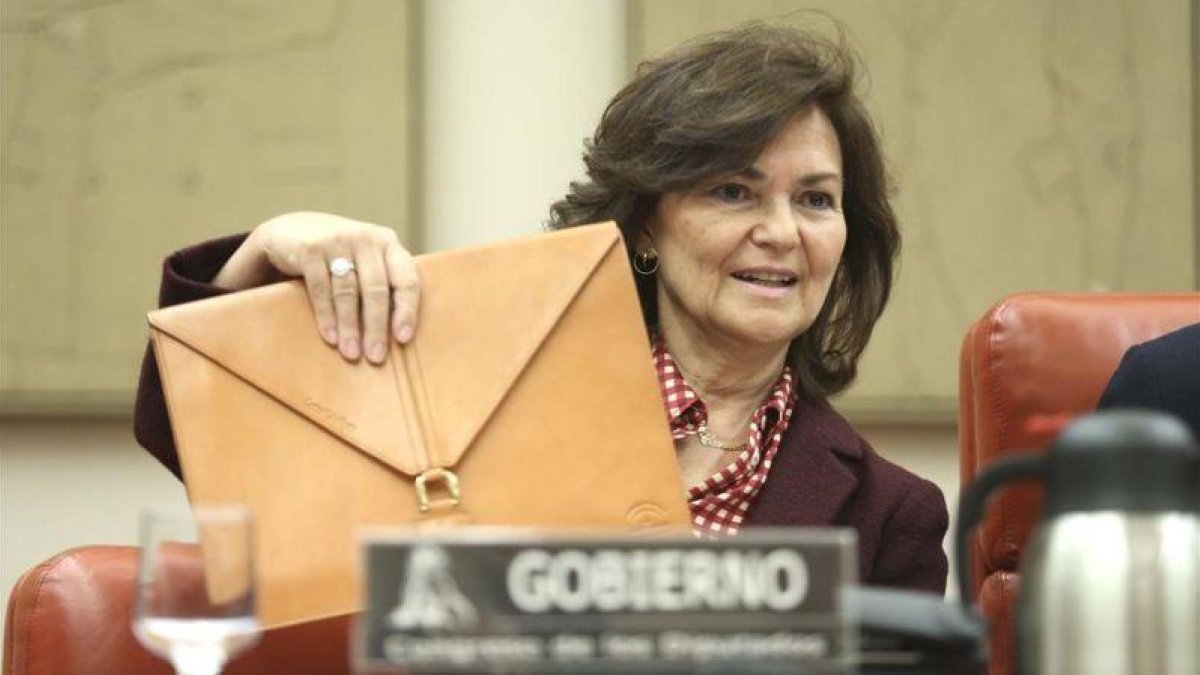 La vicepresidenta del Gobierno, Carmen Calvo, este martes en el Congreso.-DAVID CASTRO