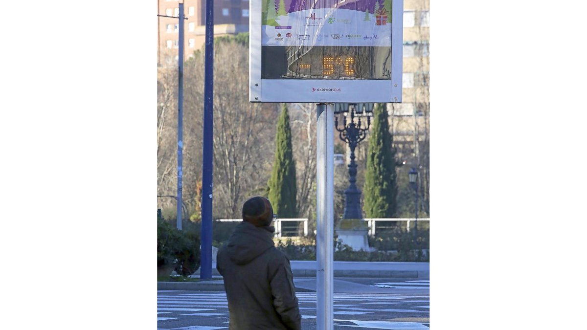 Termómetro ayer en Valladolid.-ICAL