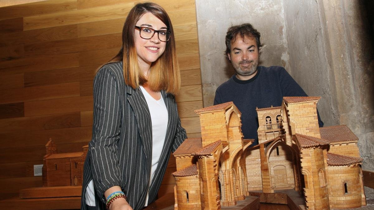 César del Valle y Cristina Párbole, miembros del centro expositivo-ROM. ICAL