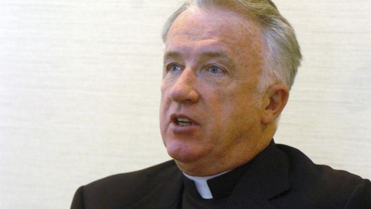 Michael Bransfield, obispo de la diócesis de Wheeling-Charleston y anterior obispode la diócesis de West Virginia. que contrató a pederastas.-AP / DALE SPARKS