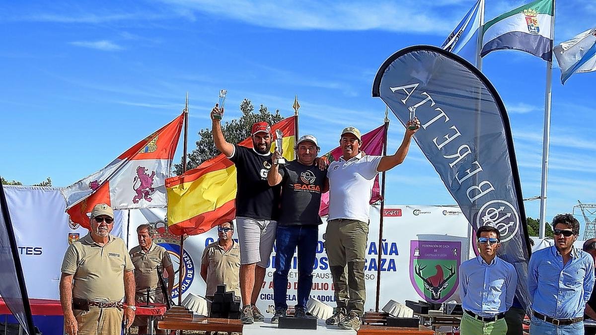 Podium absoluto del nacional de recorridos de caza.-LEONARDO DE LA FUENTE