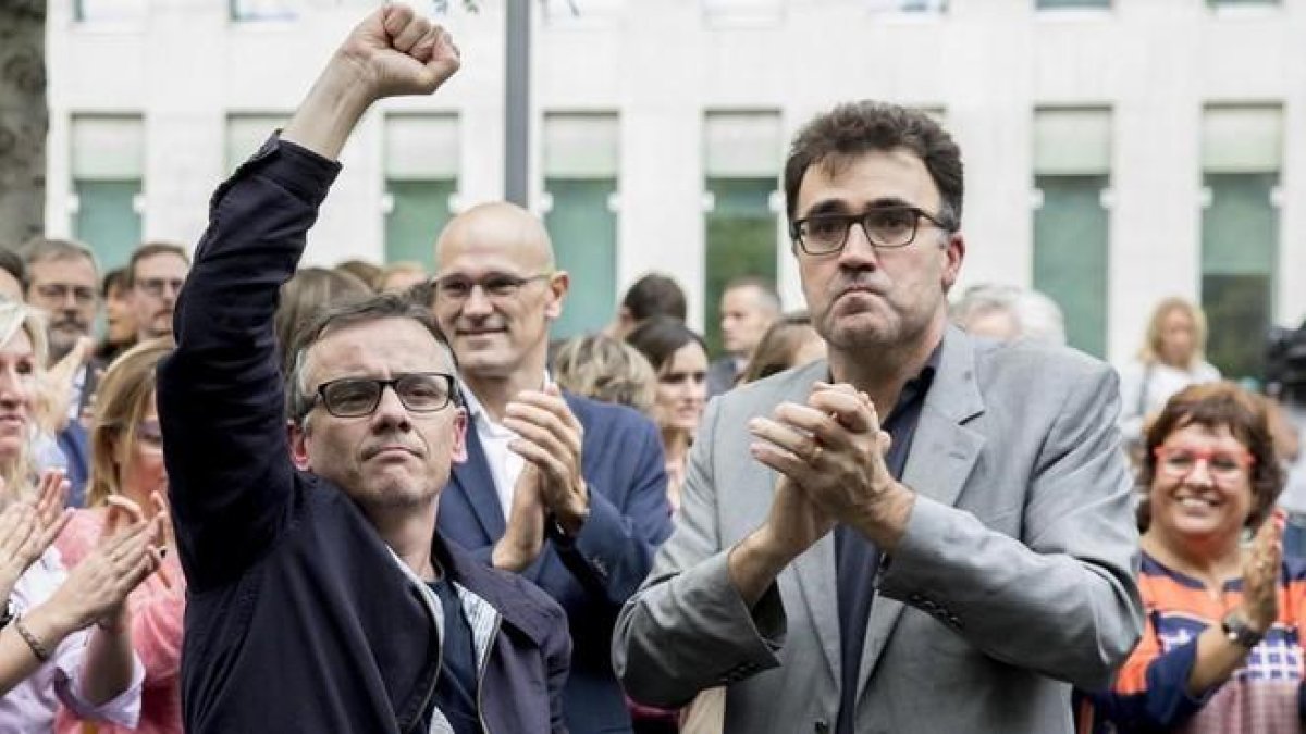 Josep Maria Jové y Lluís Salvadó a las puertas de la Ciutat de la Justicia el 22 de septiembre del 2017.-FERRAN NADEU