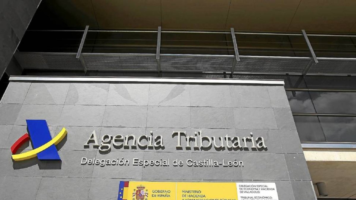 Fachada del nuevo edificio de la Agencia Tributaria de Castilla y León (Valladolid)