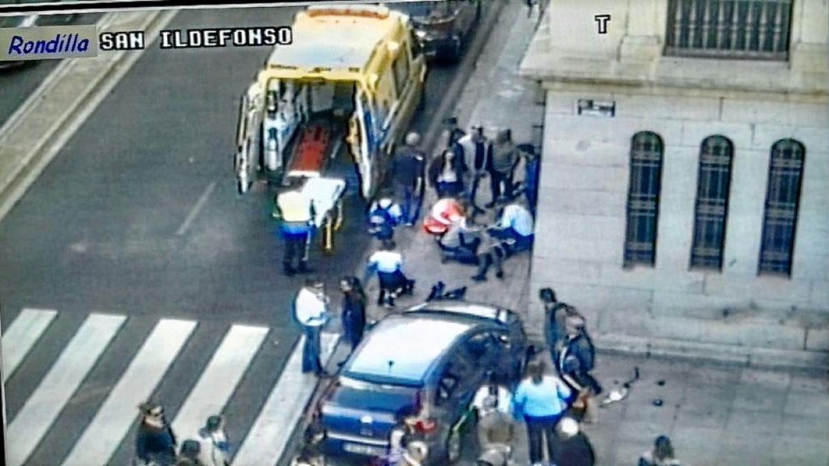 Los heridos poco después del atropello junto a Caballería-E. M.