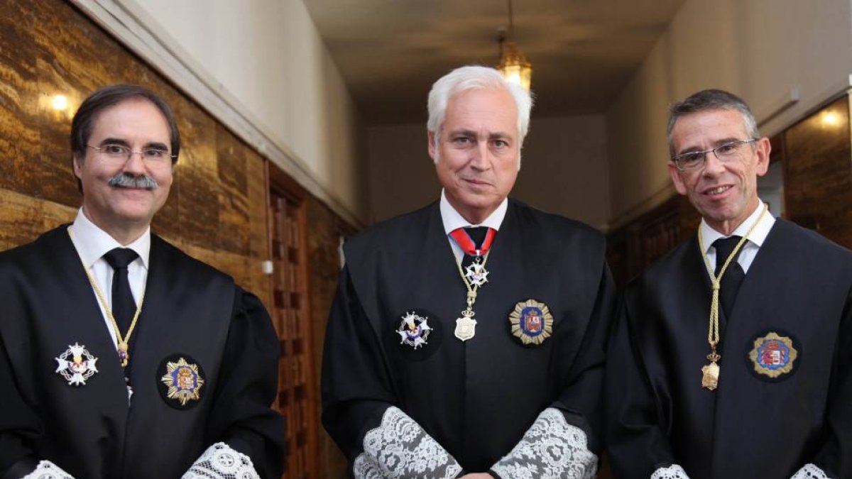 El magistrado Ignacio Pando toma posesión como nuevo presidente de la Audiencia Provincial de Segovia en un acto presidido por el presidente del Tribunal Superior de Justicia de Castilla y León, José Luis Concepción. En la imagen, junto a el magistrado de-Ical