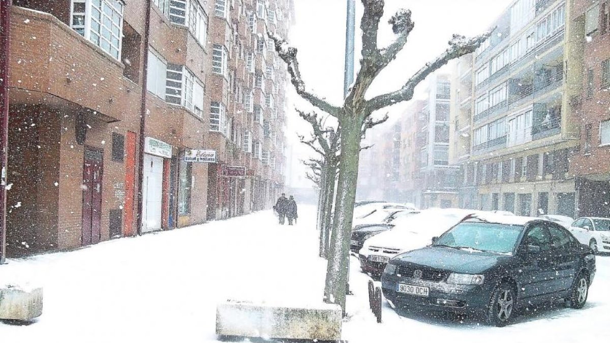 La nieve se deja sentir ya en numeros puntos de la Comunidad.-EUROPA PRESS