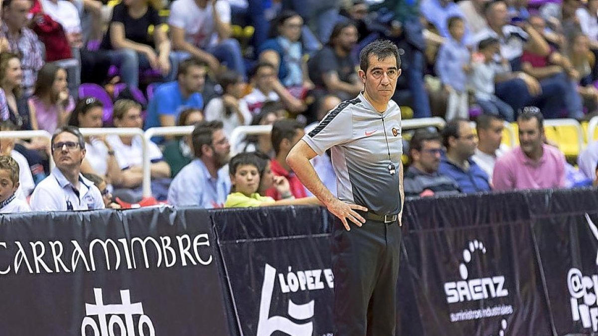 El coste de arbitrajes en la LEB-Oro para cada equipo en la campaña 2016-2017 ascendió a 28.000 euros-J.M. Lostau