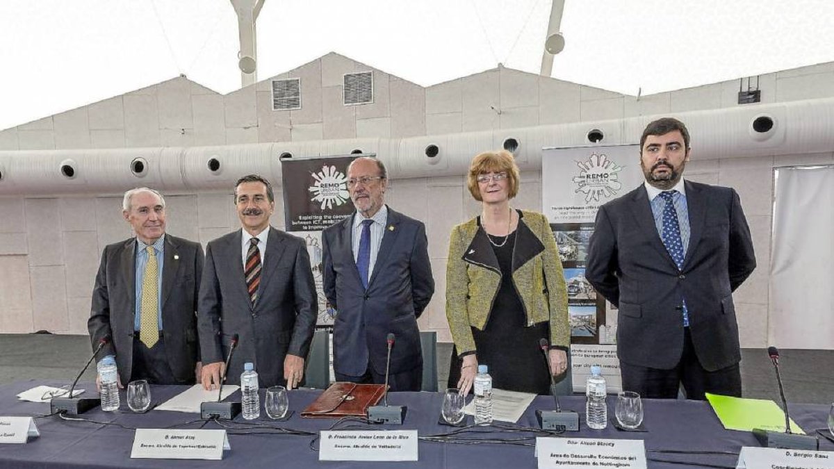 José Ramón Perán, Fundación Cartif, Ahmet Atac, León de la Riva, Alyson Stacey y Sergio Sanz, coordinador de Remourban-M. Á. SANTOS