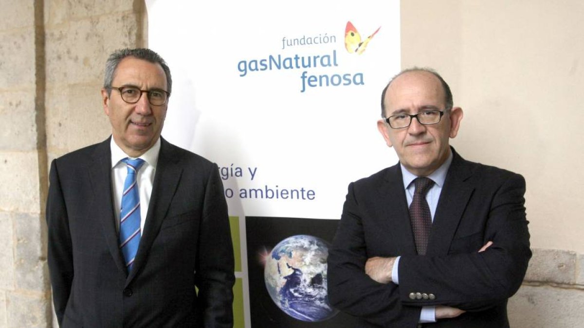 El director general de Calidad y Sostenibilidad Ambiental, José Manuel Jiménez (D), y el director general de la Fundación Gas Natural Fenosa, Martí Solà, inauguran el Seminario 'Quince años de calidad ambiental en Castilla y León'-ICAL