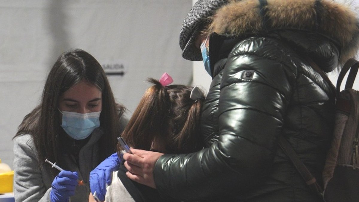 Vacunación a niños en Castilla y León. - EM