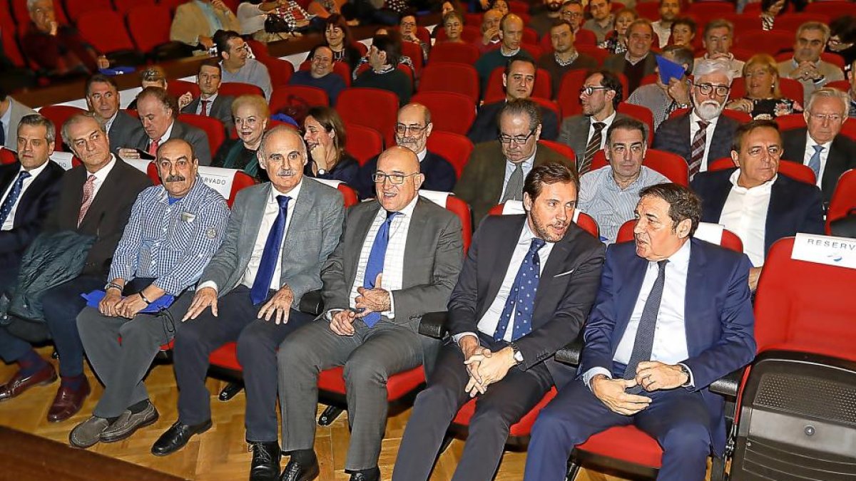 Miguel Ángel Charro, Carlos Fernández, Jesús Julio Carnero, Óscar Puente y Antonio Sáez.-J.M. LOSTAU