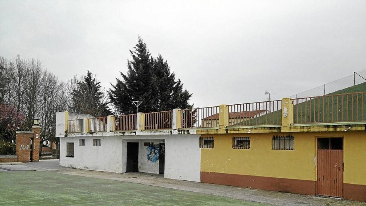 Antiguos vestuarios del frontón, donde el Ayuntamiento quiere ubicar el Centro del Piñón.-El Mundo