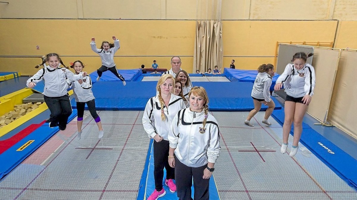 Familia Ginés de Trampolín Acrobático. / P. REQUEJO
