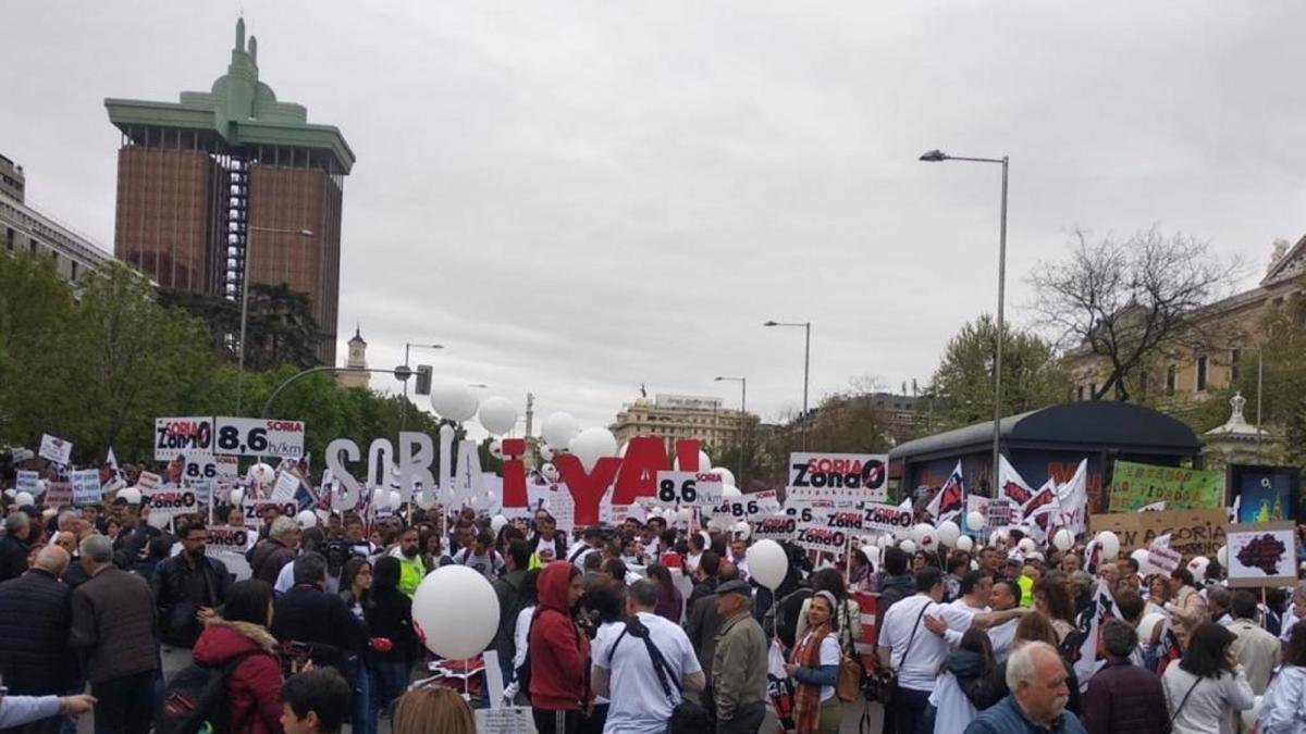 Manifestantes sorianos hoy en Madrid.-SORIA YA