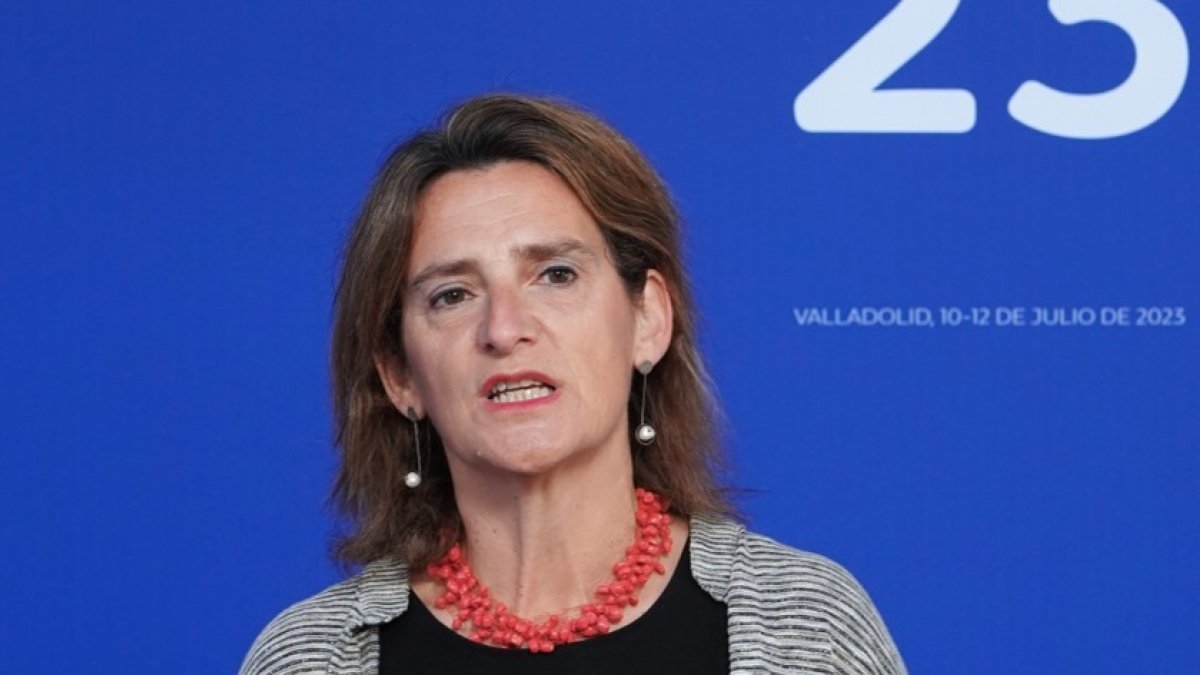 La vicepresidenta tercera y ministra para la Transición Ecológica y el Reto Demográfico, Teresa Ribera, ofrece declaraciones antes de la reunión informal de ministros de Medio Ambiente y Energía en Valladolid. -ICAL