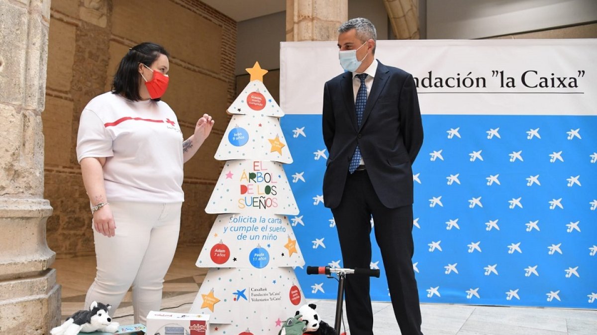 Presentación de la nueva edición de 'El Árbol de los Sueños'. / E. M.