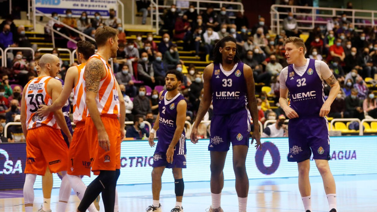 Wintering, Pippen y Kuiper, en el choque ante Coruña en Pisuerga. / PHOTOGENIC