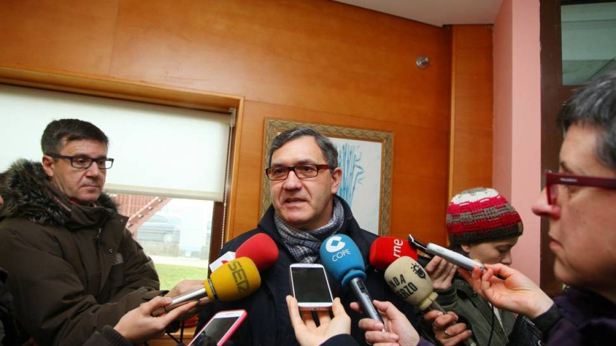 El alcalde de Cacabelos (León), Adolfo Canedo, responde al archivo definitivo por parte del Tribunal de Cuentas-Ical