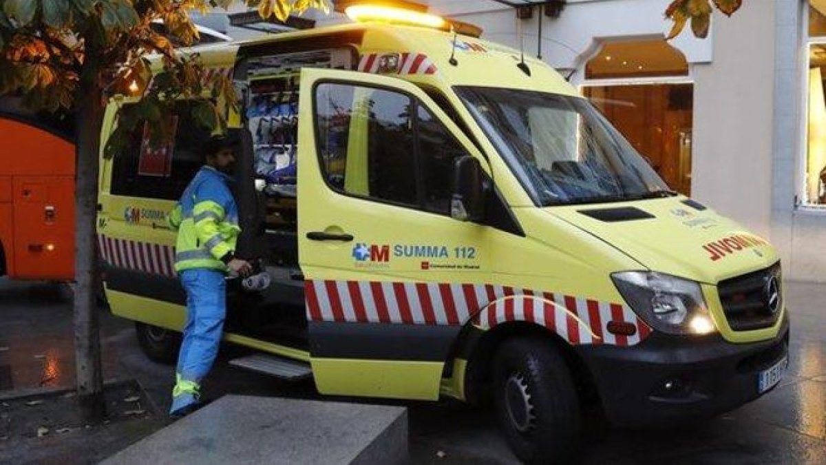 Una ambulancia del Summa 112 en Madrid.-EFE