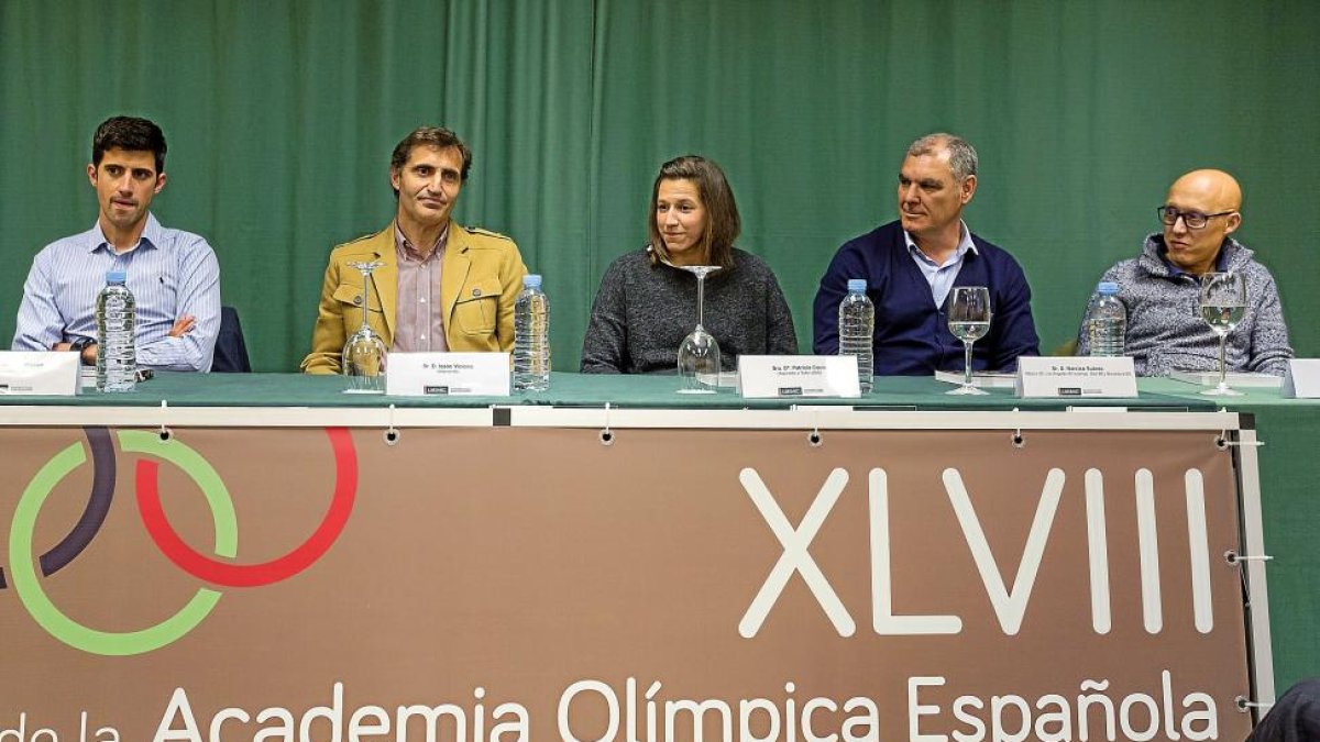 De izquierda a derecha:Álvaro Rodríguez, Isaac Viciosa, Patricia Coco, Narciso Suárez y Nacho Coque durante la charla.-MIGUEL ÁNGEL SANTOS