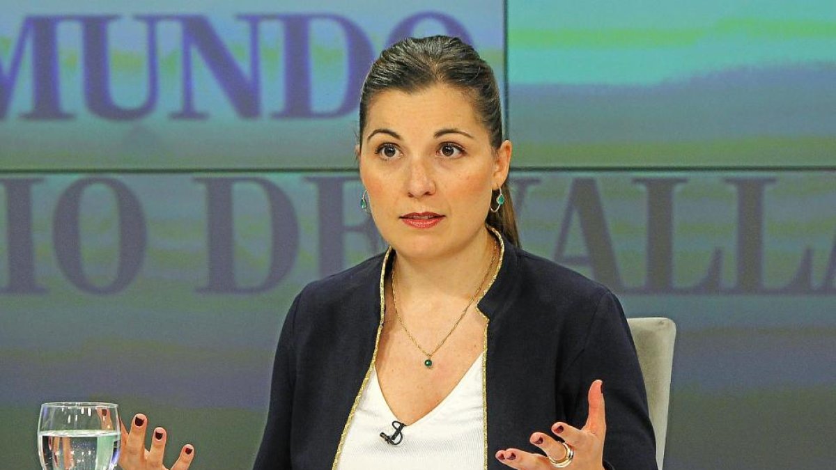 Soraya Mayo durante su intervencion en ‘La Quinta Esquina’, emitido anoche en La 8 de Valladolid.-J. M. LOSTAU