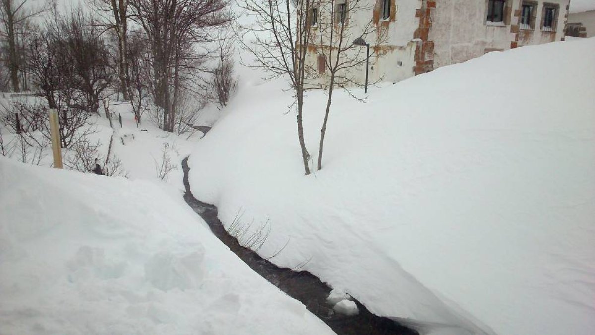 Nevada en la localidad de La Cueta (León)-Ical