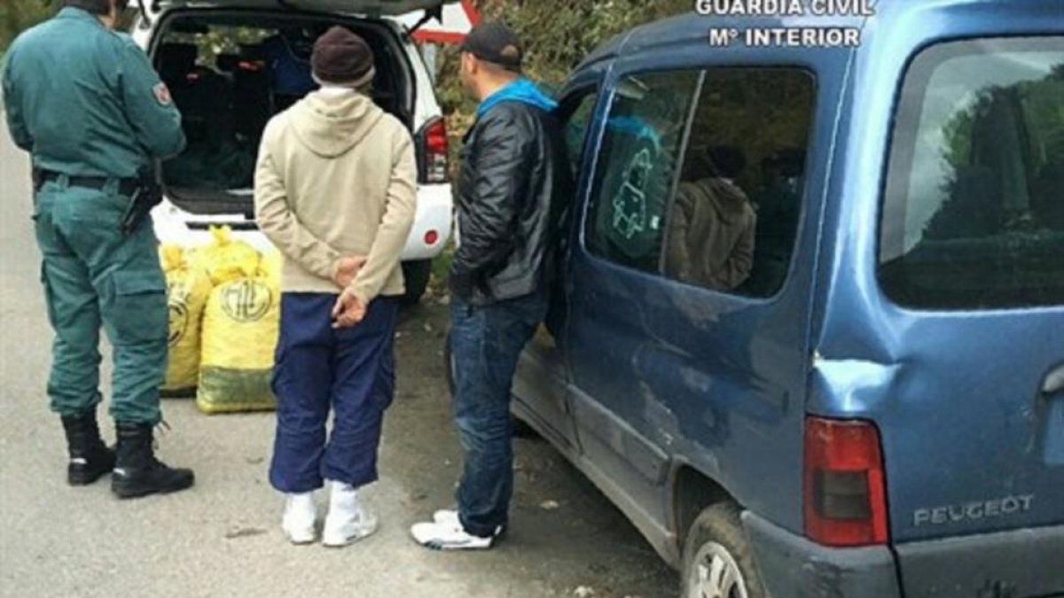 Material incautado tras la detención de los dos hombres.-EUROPA PRESS