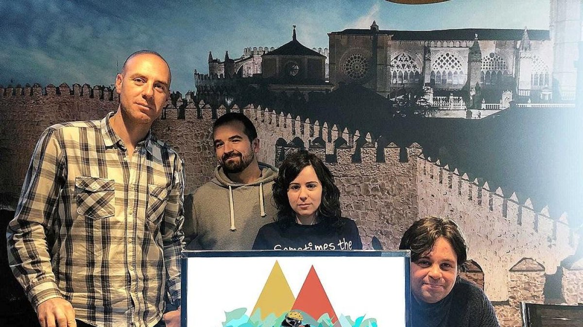 Eduardo Martin, Cesar Díez, Laura Martín y Pablo Gonzalez forman la plantilla de Summitify.-A. G.