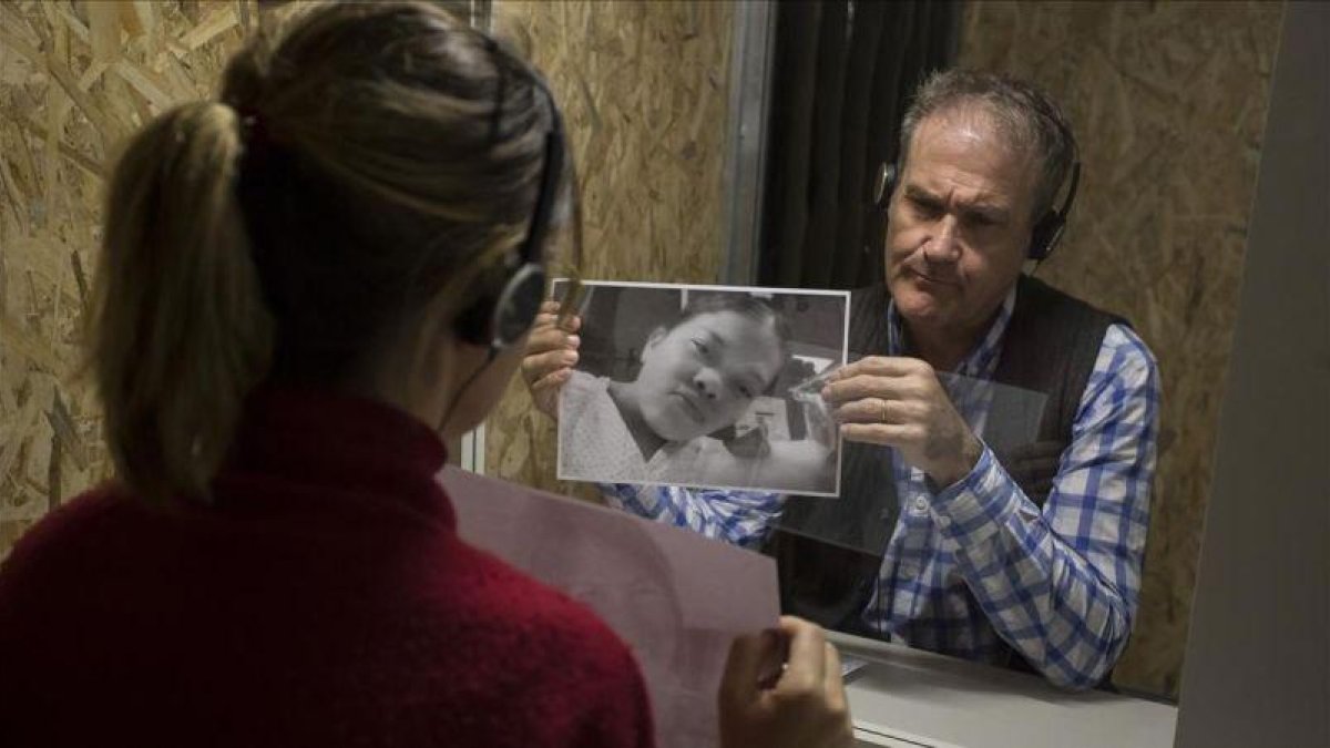 Un momento del vis a vis donde los espectadores analizan su relación con la violencia de género.-MARTÍ ARTALEJO