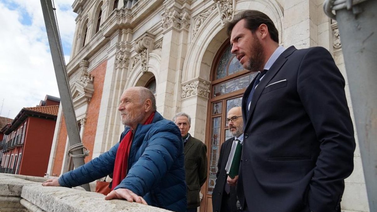 El pintor y escultor Antonio López visita Valladolid junto al alcalde Óscar Puente-ICAL
