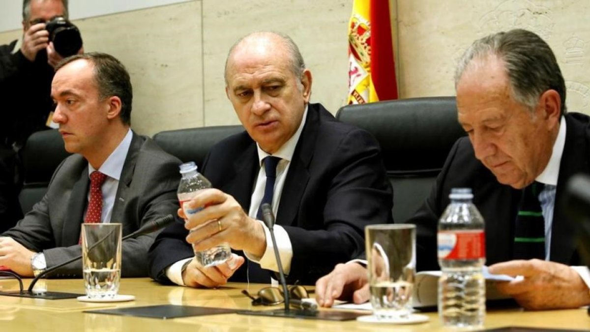 El ministro del Interior, Jorge Fernández Díaz, presidió la mesa de valoracion de la amenaza terrorista.-JUAN MANUEL PRATS