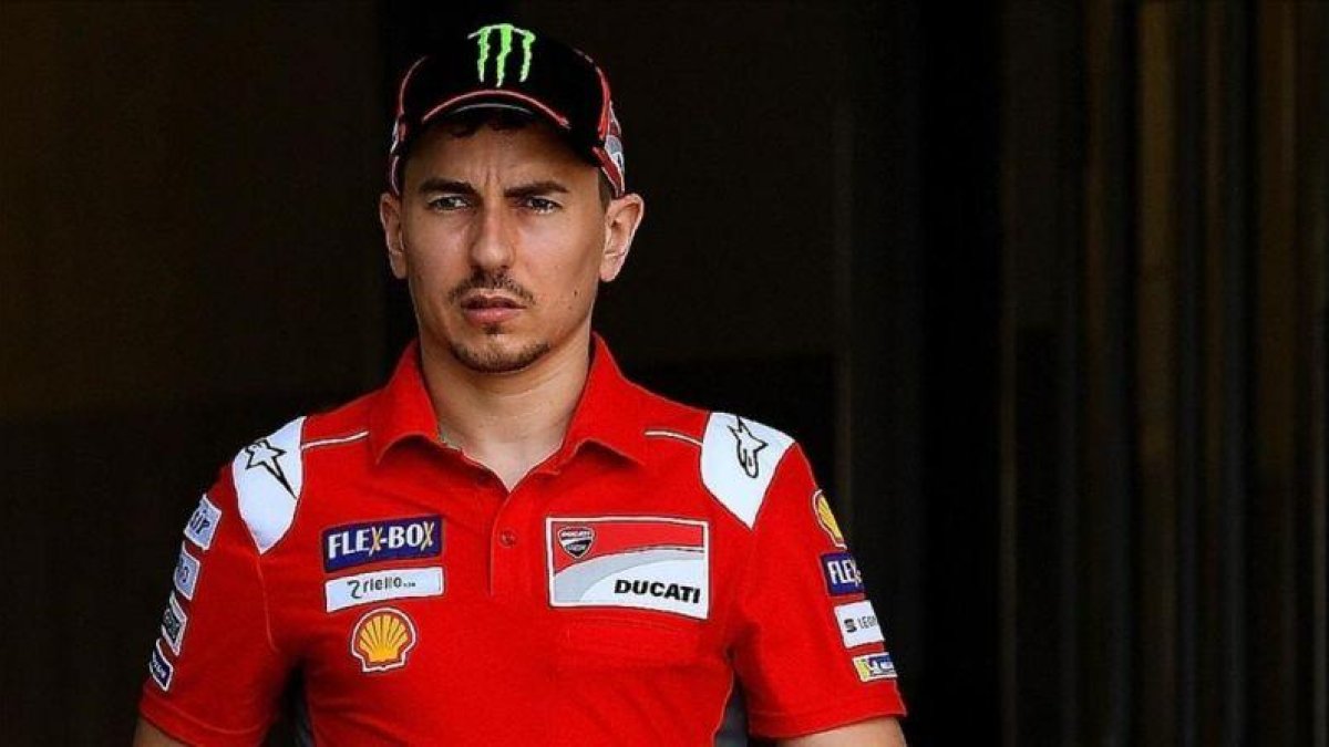 Jorge Lorenzo, en un acto con el equipo Ducati Corse.-AFP / MANAN VATSYAYANA