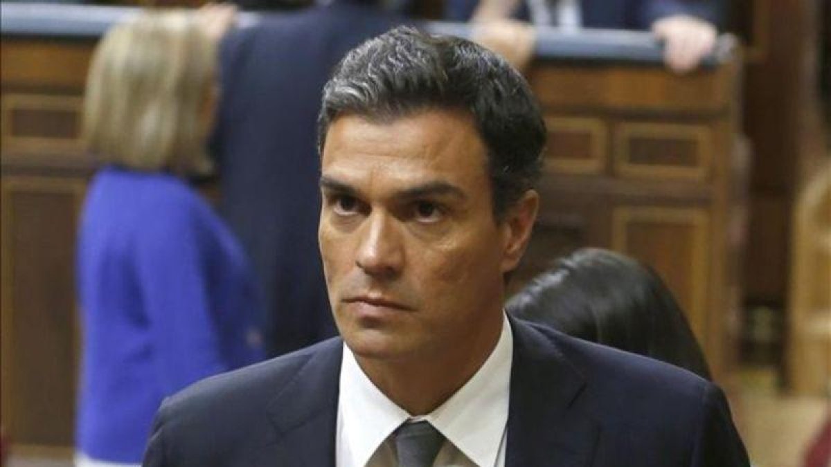 El secretario general del PSOE, Pedro Sánchez, en el Congreso de los Diputados.-EFE / JUAN CARLOS HIDALGO