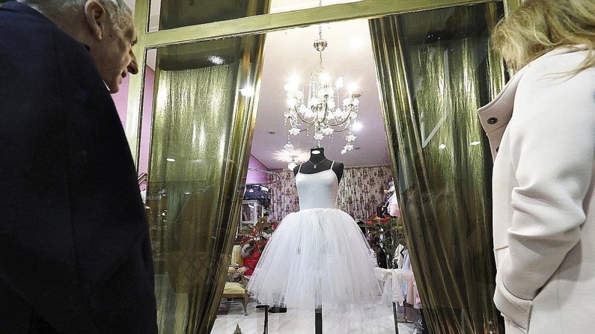 La decoración de Danza Tamayo, primer premio del concurso de escaparates de Navidad.-PHOTOGENIC / MIGUEL ÁNGEL SANTOS