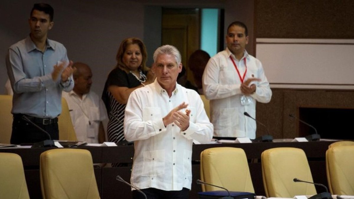 El presidente cubano, Miguel Díaz-Canel, durante una sesión extraordinaria de la Asamblea Nacional Cubana.-REUTERS