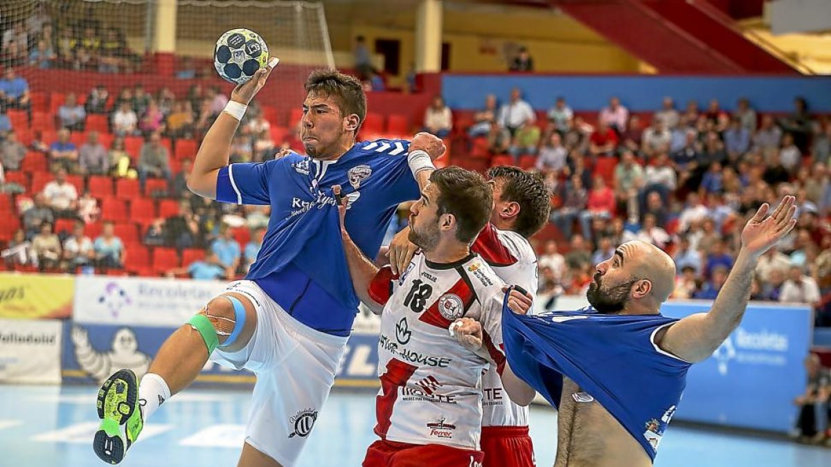 Dani Dujshebaev ante el Naturhouse el pasado sábado.-MIGUEL ÁNGEL SANTOS