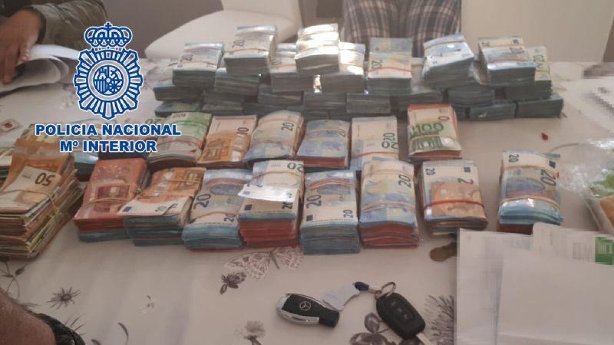Dinero incautado.-POLICÍA NACIONAL