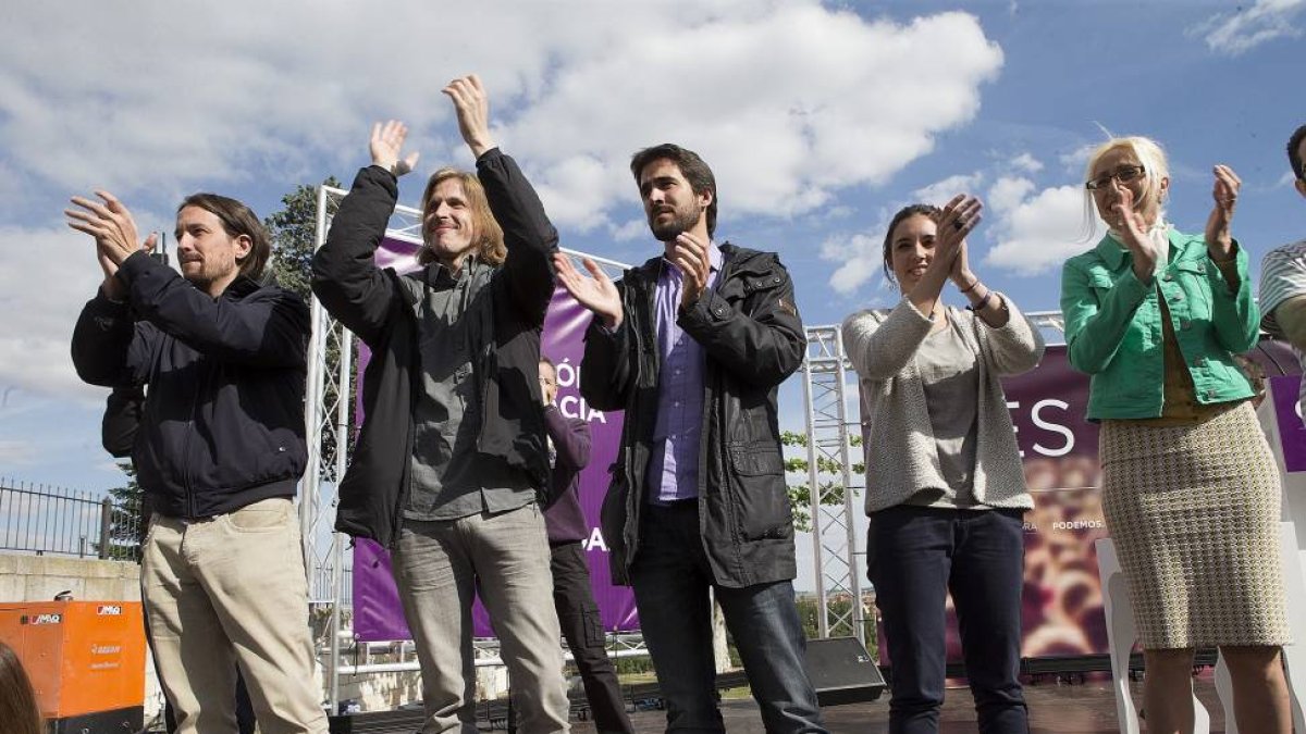 El secretario general de Podemos, Pablo Iglesias, participa en un acto electoral de Podemos junto a Pablo Fernandez, Irene Montero y María José Rodríguez Tobal-Ical