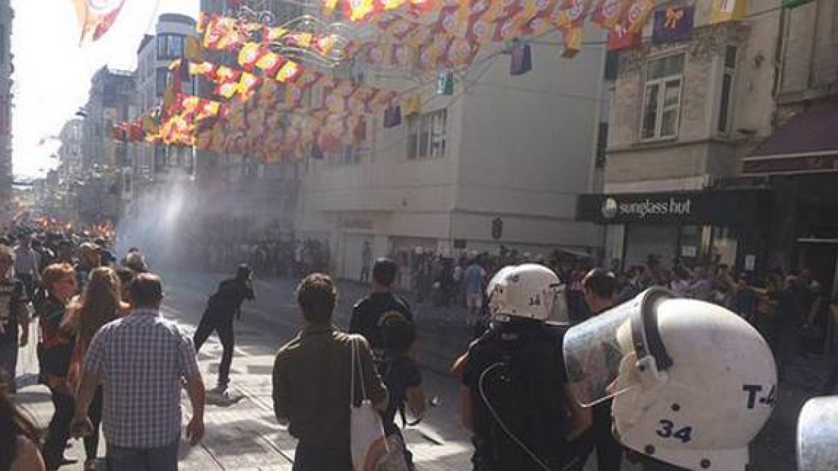 La policía ha dispersado a los manifestantes en una protesta pacífica en Estambul.-Foto: TWITTER