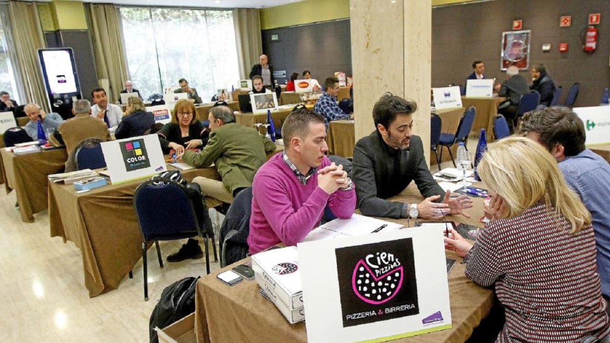 La Feria de Franquicias y Emprendedores celebra su primera edición en el noroeste peninsular.-J.M. Lostau
