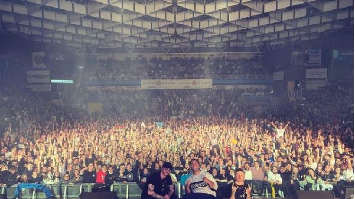 Imagen del polémico concierto realizado en diciembre de 2021 publicada en Instagram por Natos y Waor. | E. M.