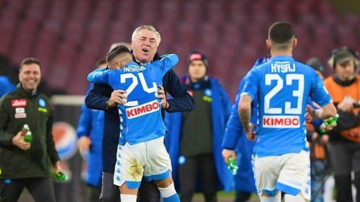 El Napoli suma cuatro partidos sin conocer la derrota-@SP_SERIEA