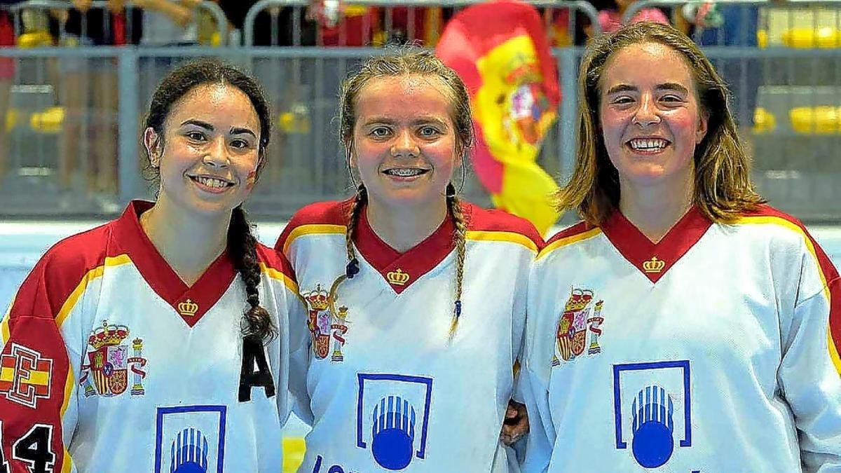 Sonia Abón, Irina Martínez y Alejandra Vallejo, campeonas del mundo con la selección júnior.-E.M.