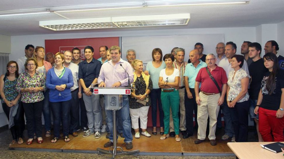 La plataforma palentina en apoyo a Julio Villarrubia a la Secretaría General del PSOE de Castilla y León hace su presentación en rueda de prensa-Ical