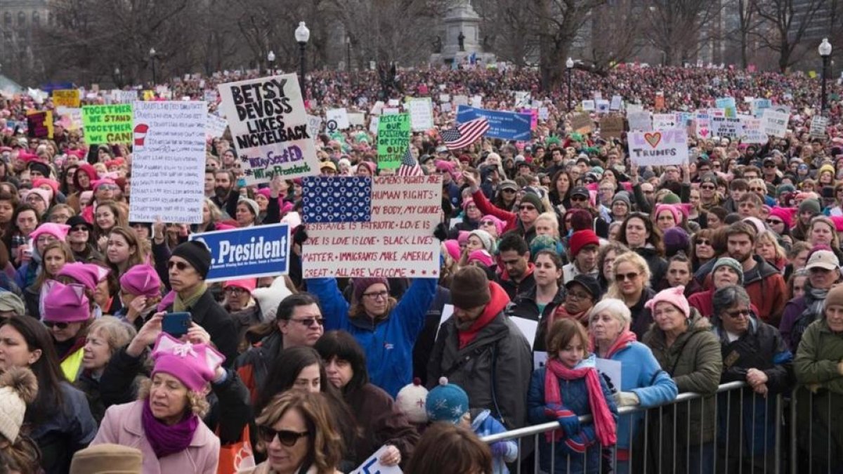 Protesta de mujeres contra Trump un dia después de la toma de posesión.-/ AFP / RYAN MCBRIDE